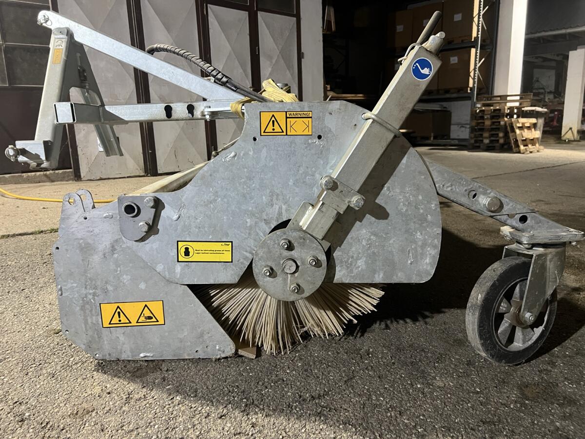 Fliegl Economy Kehrmaschine 3