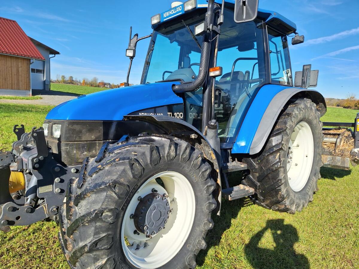 New Holland TL100 1
