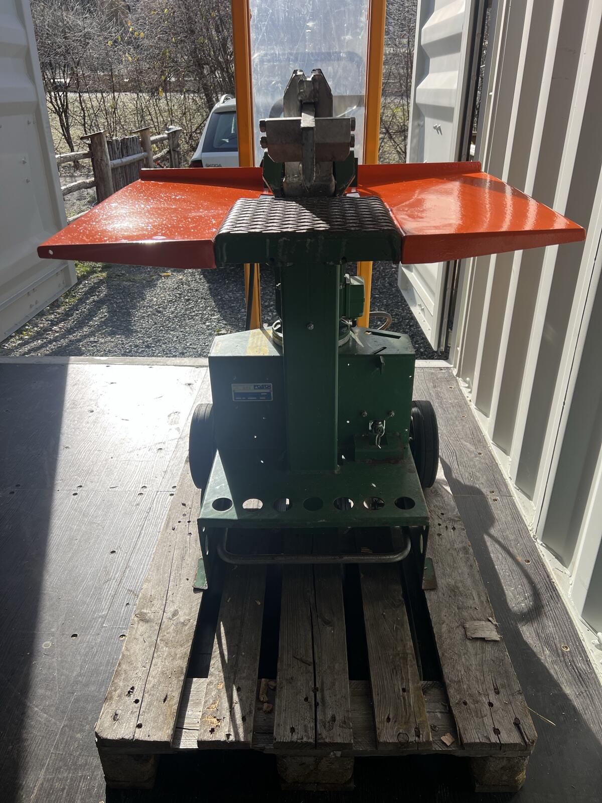 Posch 6 t Holzspalter Spaltaxt 2