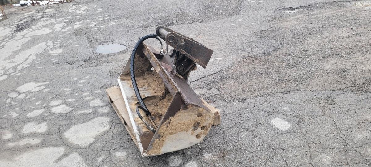 Böschungslöffel / Humuslöffel / Grabenräumlöffel / MS 08 2