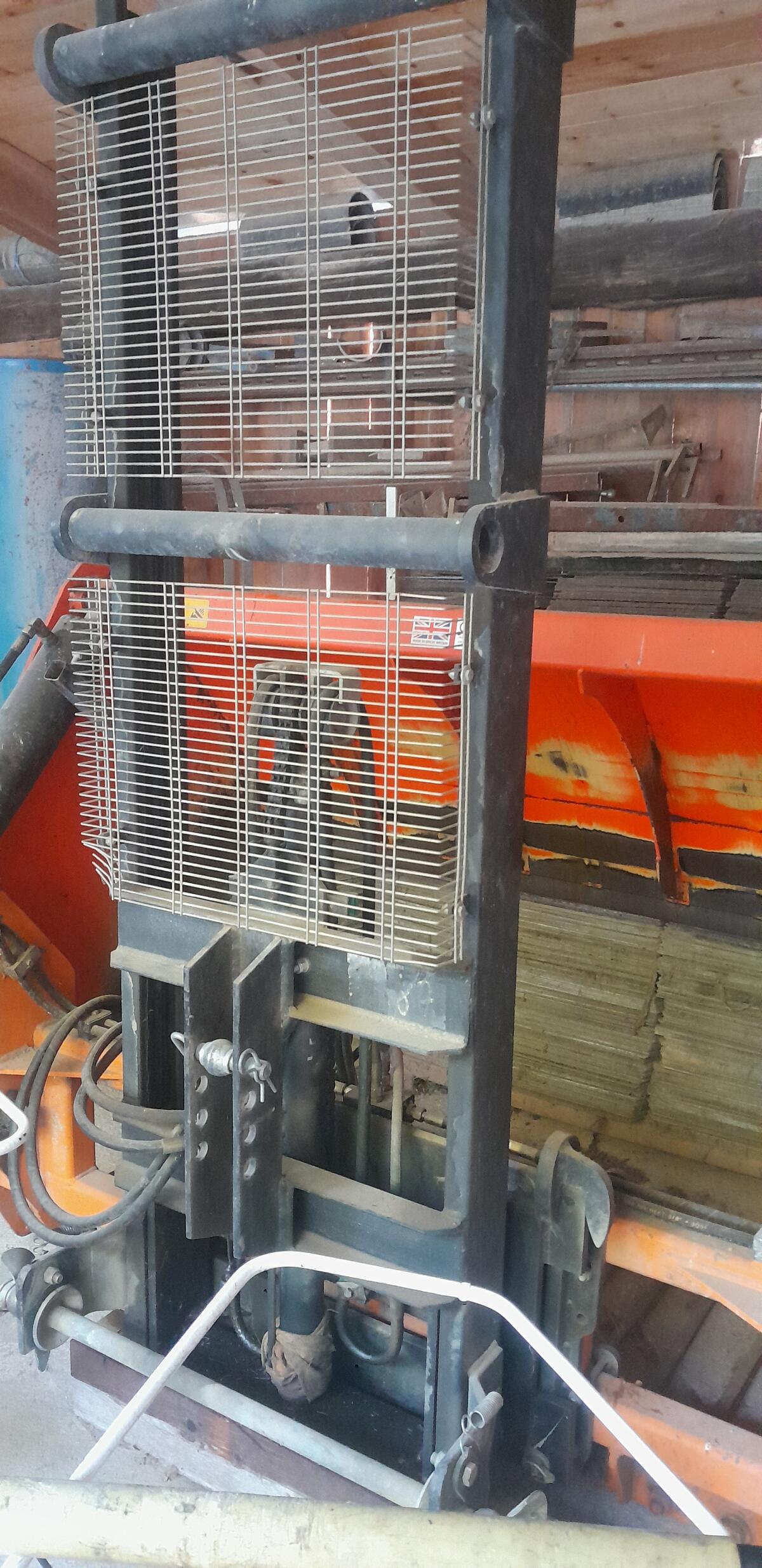 Silozange mit Hubgerüst Parmiter SGP 300 3