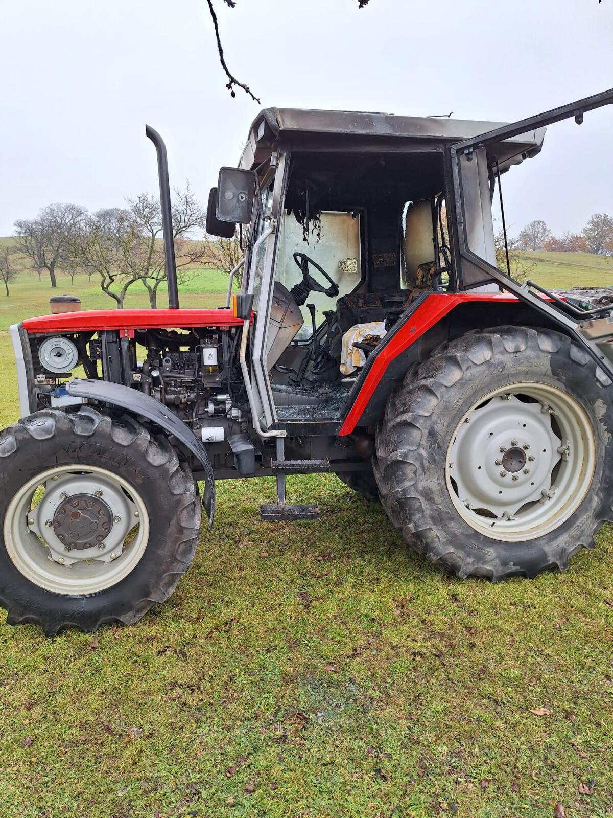 Traktor Massey Ferguson 3065 2