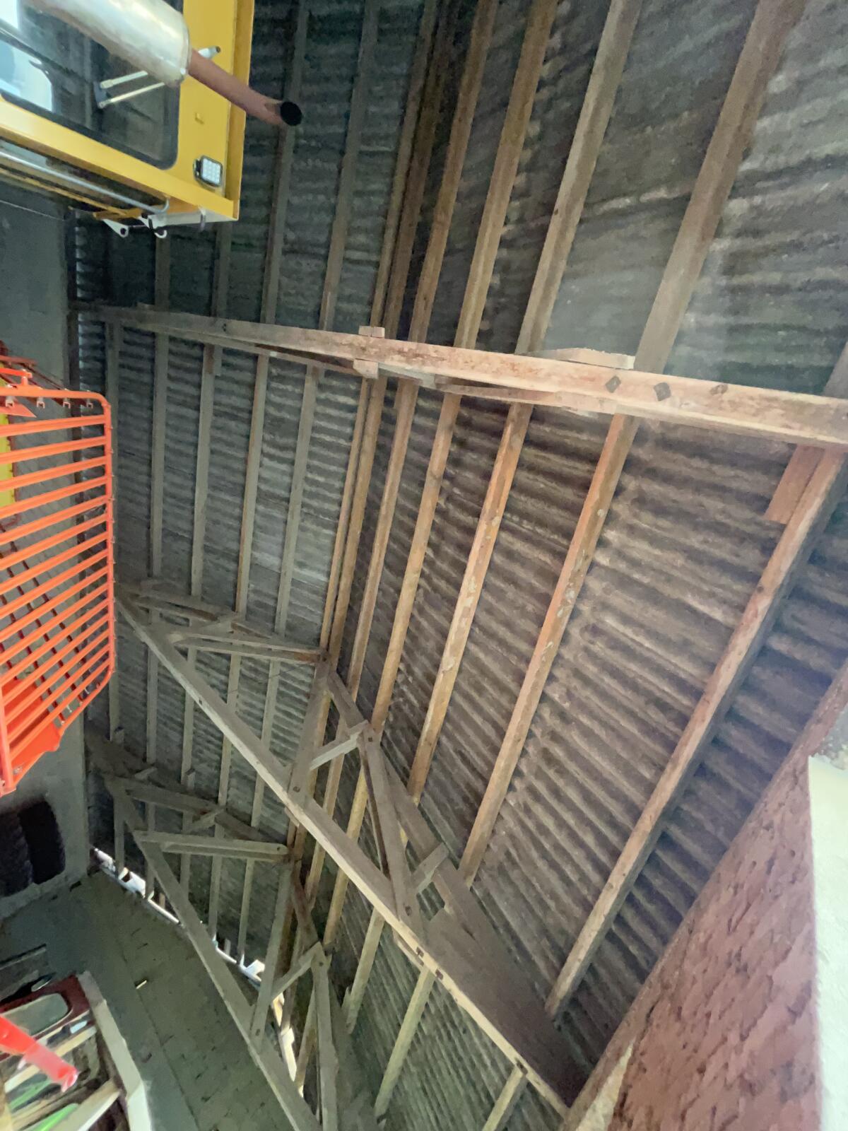 Dachstuhl mit Welleneternit 10x16 1