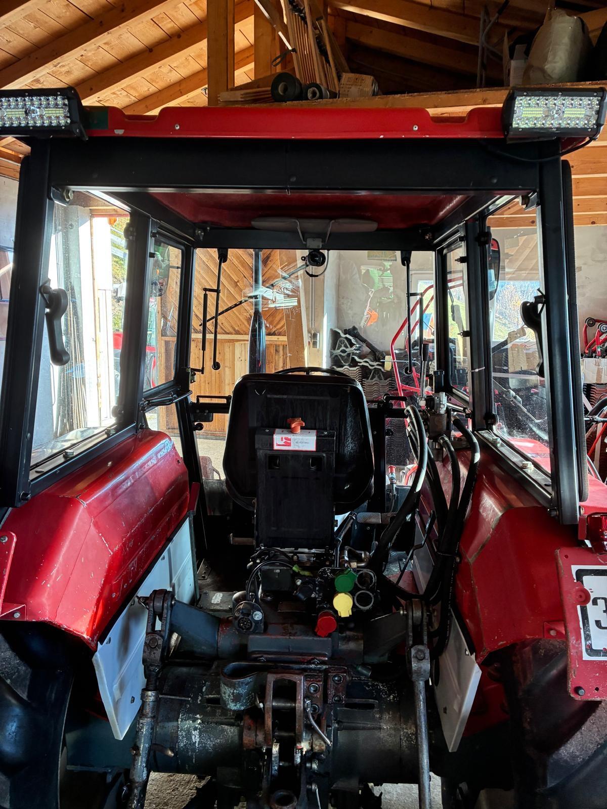 Lindner 520 A mit Hauer Frontlader 3