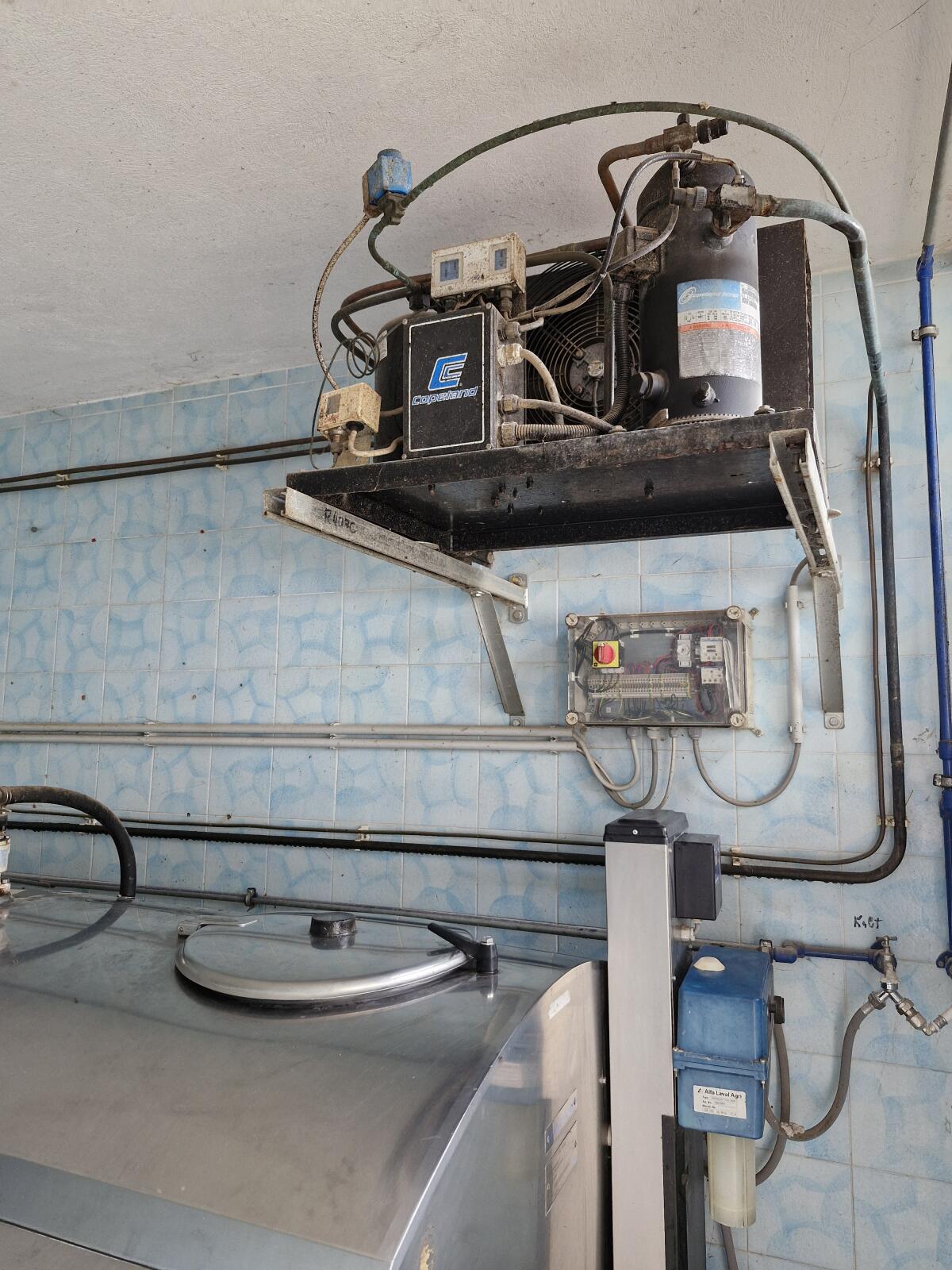 Alfa Laval Milchtank 2.100 Liter mit Kühlaggregat und Wärmerückgewinnung 3