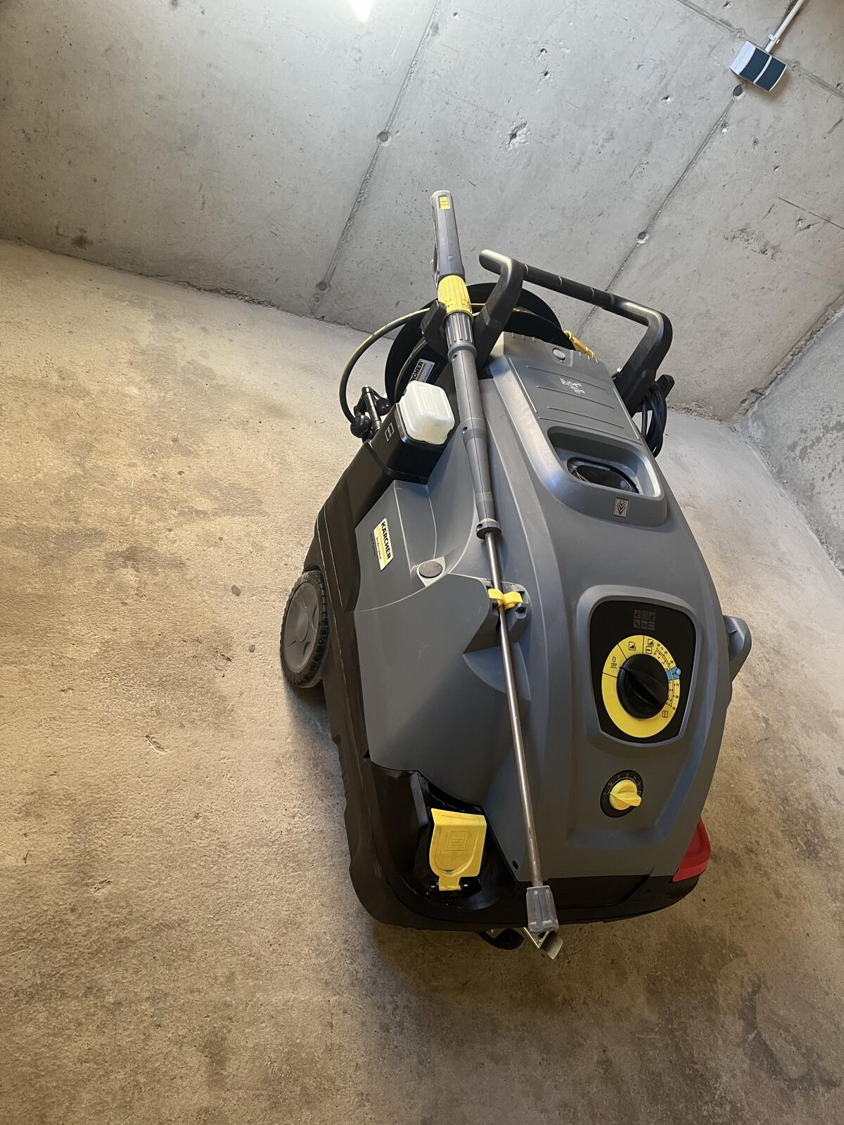 Kärcher Heißwasser-Hochdruckreiniger HDS 9/17-4 C Farmer 2