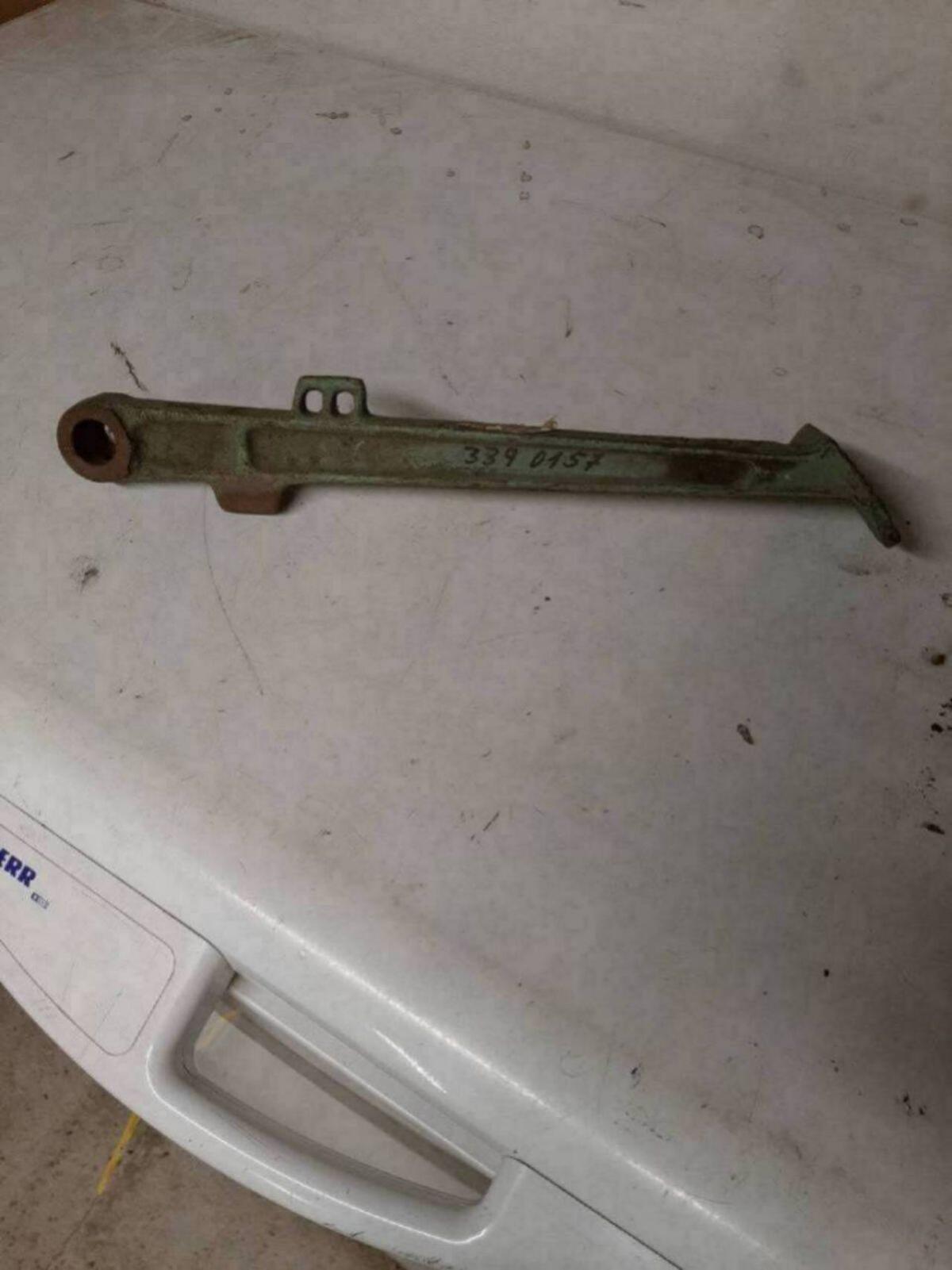 Neues Bremspedal Deutz 18/24 PS 2