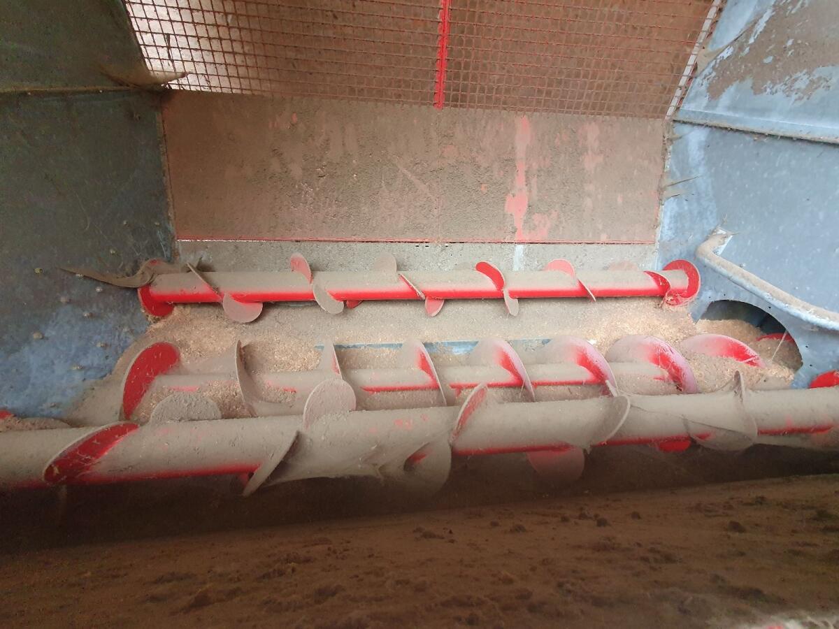 Strohmatic Einstreusystem Ballenauflöser Strohmühle 1