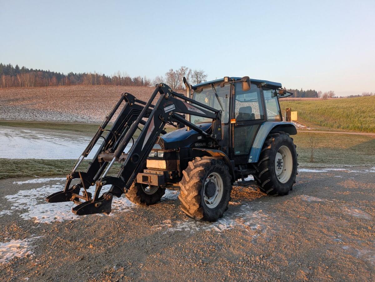 New Holland 4835 DT 1