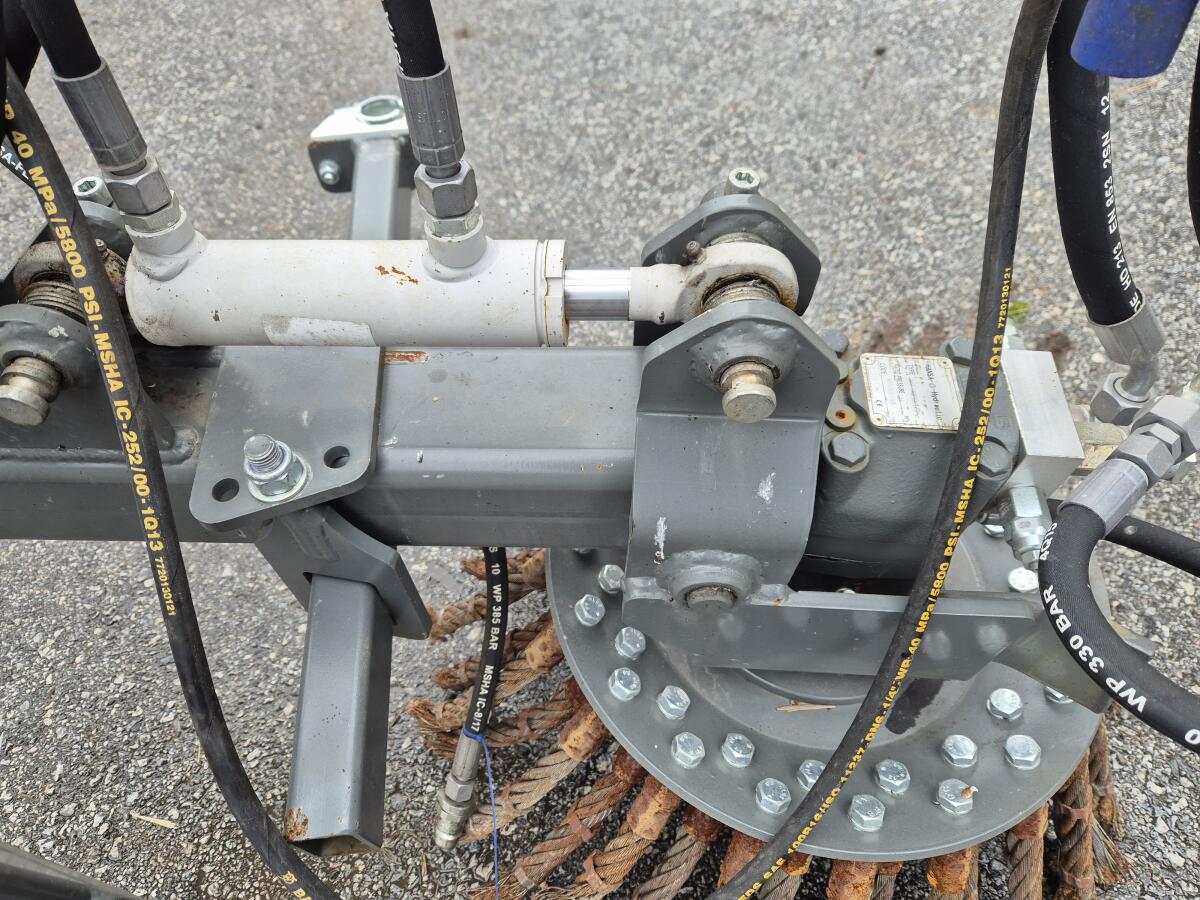 Bressel und Lade Wildkrautbesen 3