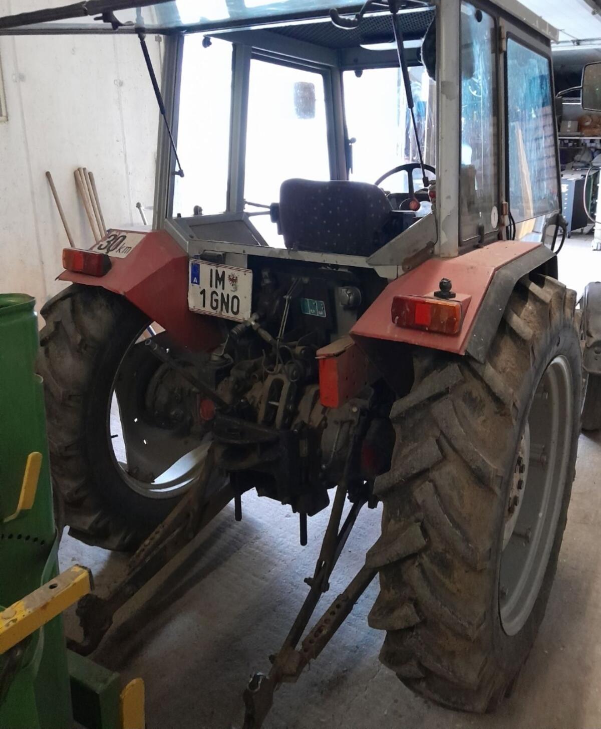 Massey mit Frontlader 2