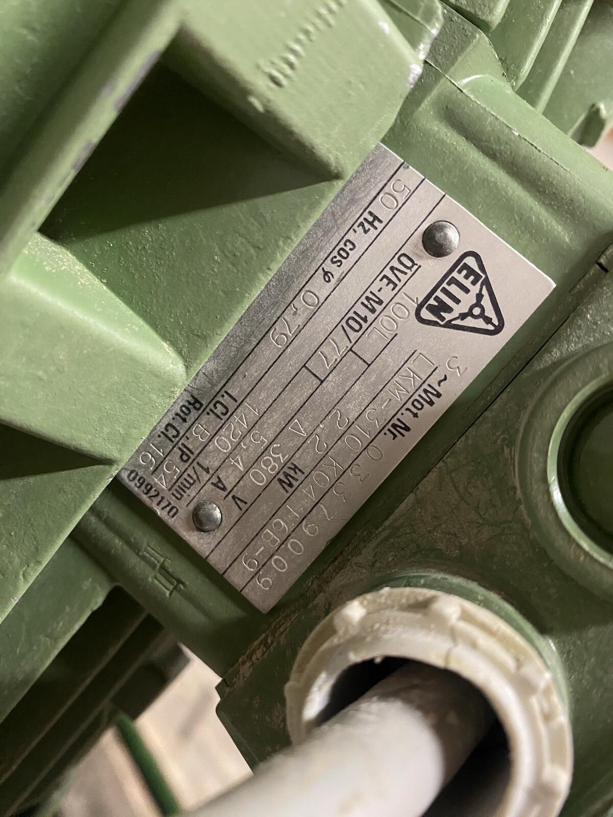 Mühle mit Futtermischer und Vorratsbehälter 3