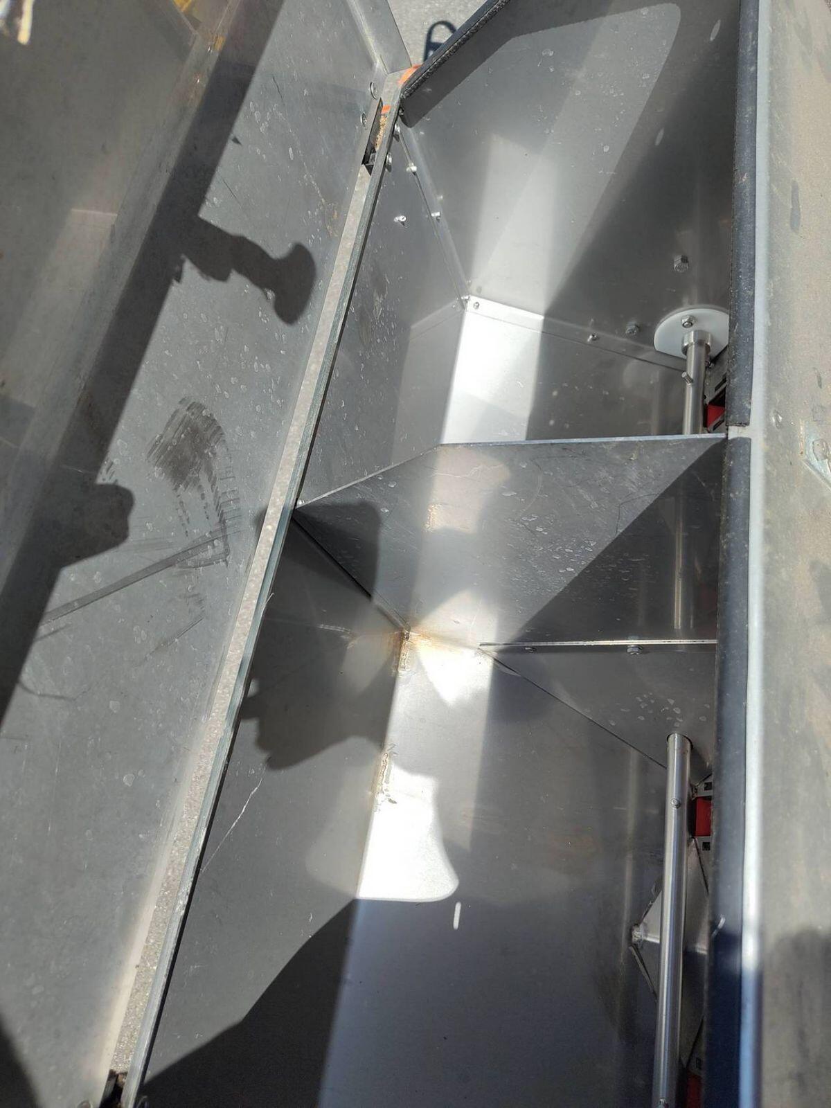 Düngerstreuer Reihenstreuer Weinbau Obstbau 3