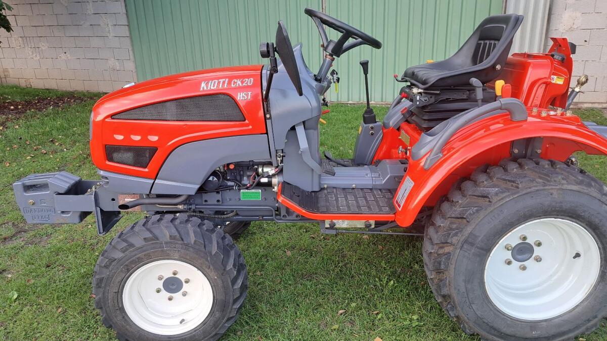 KIOTI CK20 HST Traktor 2