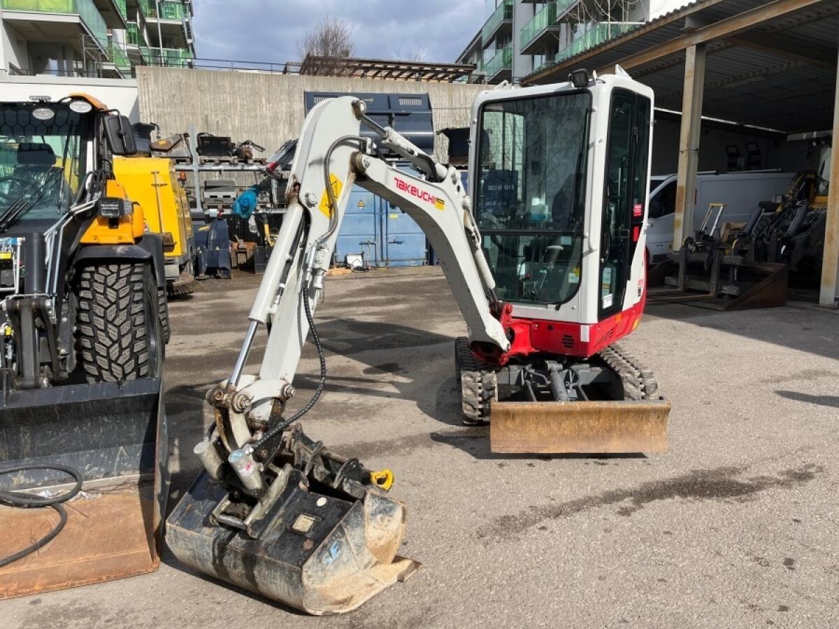 Takeuchi TB216 1