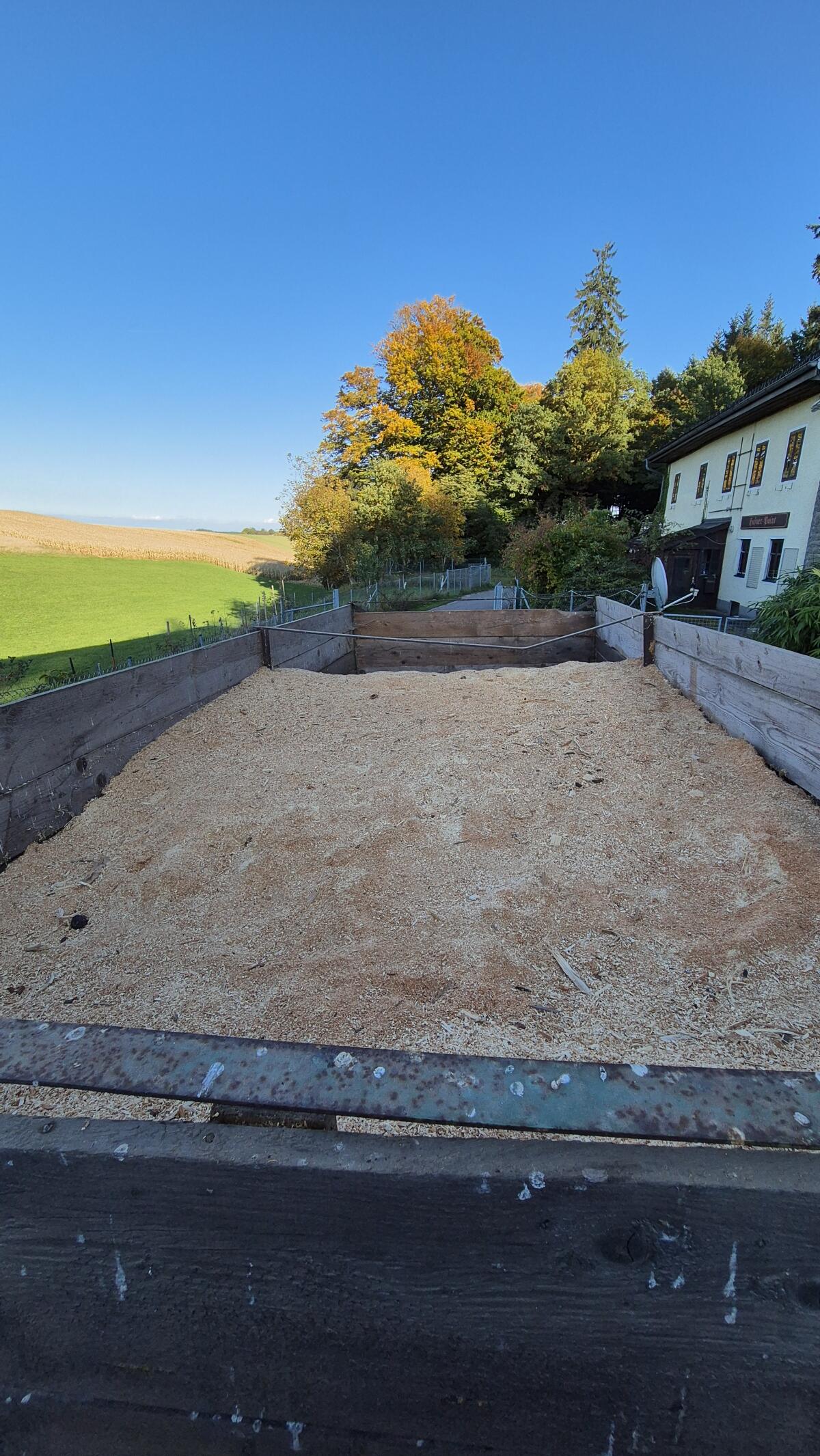 Traktoranhänger mit/ohne Sägespäne 3