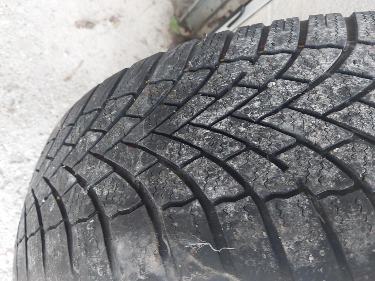 VW Alufelgen mit Winterreifen 3