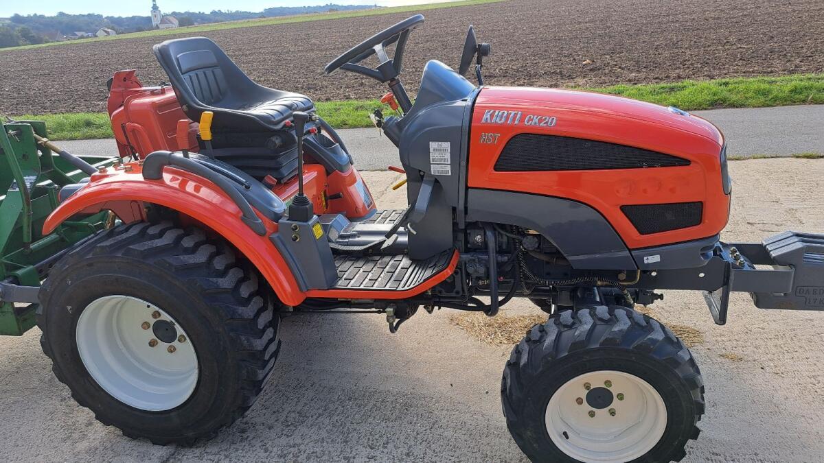 KIOTI CK20 HST Traktor 1