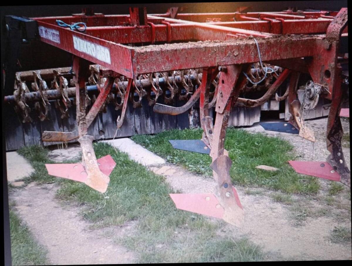 Landsberg Pöttinger Grubber Synkro 260 2