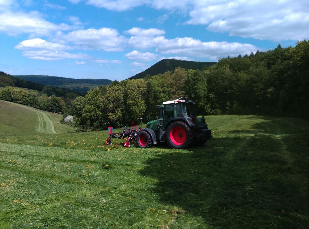 Übernehmen Mäharbeiten 2