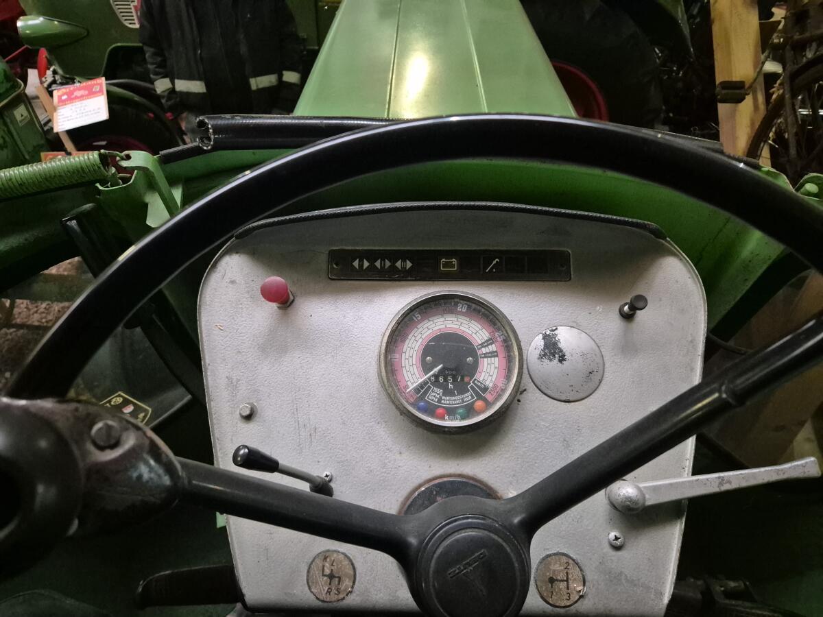 Praktischer Alltagsschlepper Deutz 7006 2