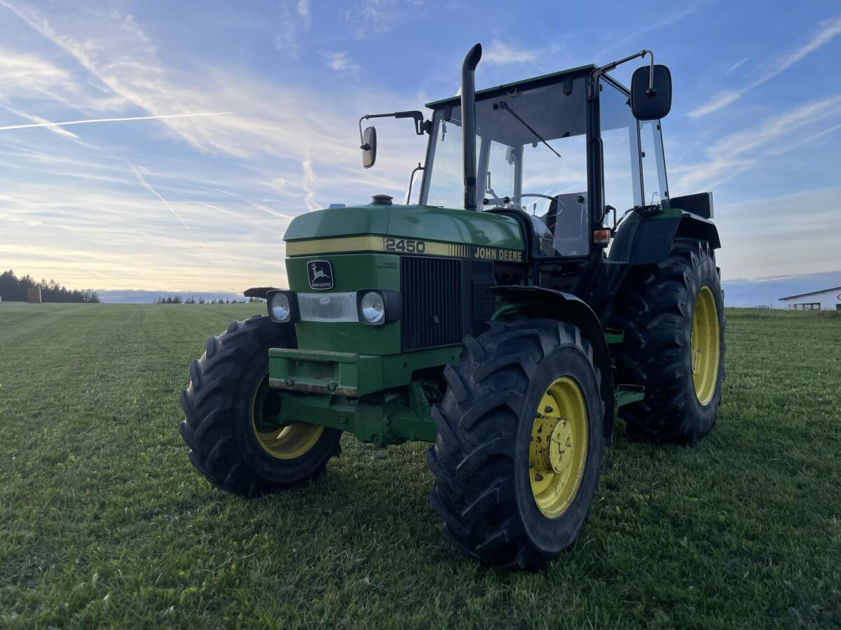 John Deere 2450 2