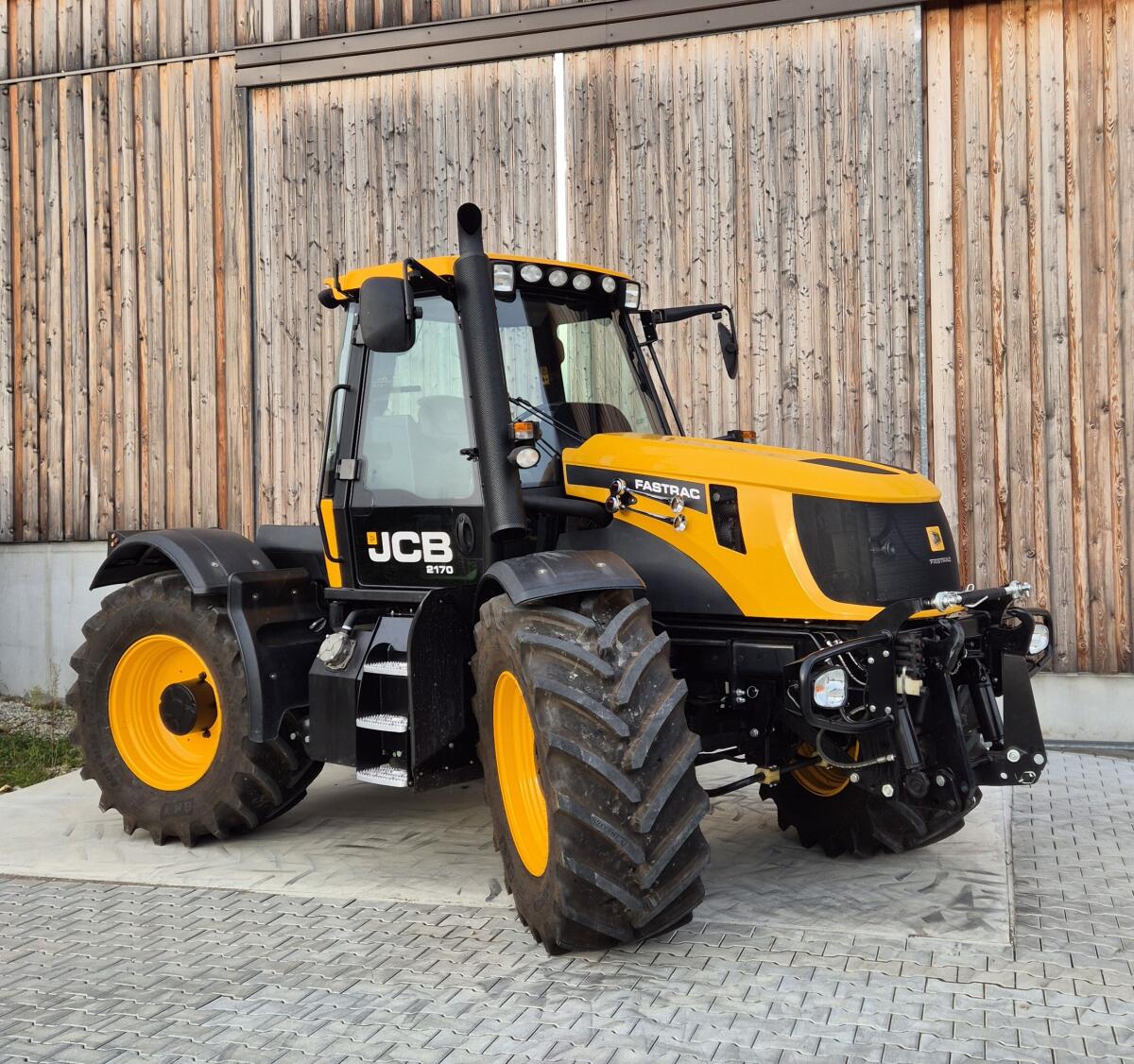 JCB Fastrac 2170 Plus 1