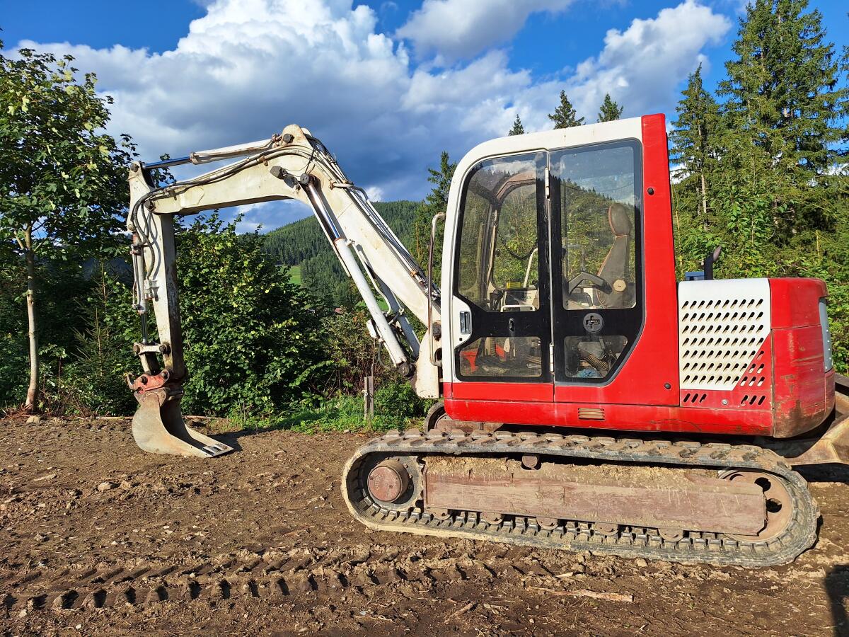Bagger TB070 Ersatzteilträger 2