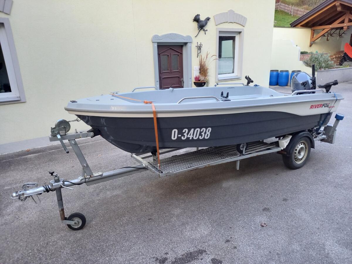 Komplettset Fischerboot Riverfox mit Yamaha 25 PS und Trailer 1