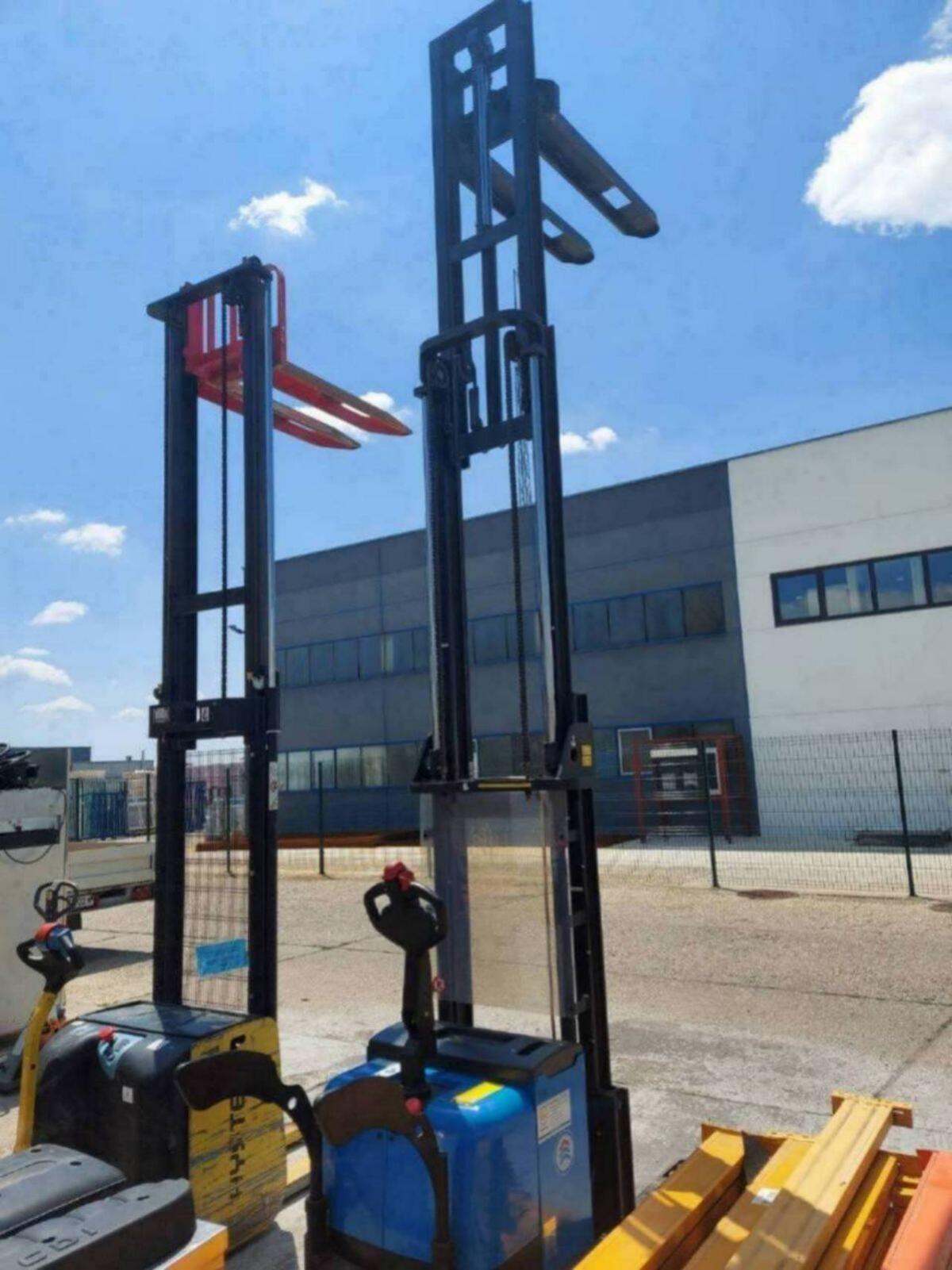 HanseLifter El. Stapler E-15 Gabelstapler 2