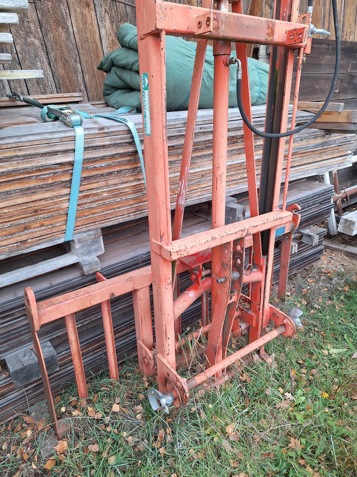 Verkaufe Hubgerüst Kuhn 1