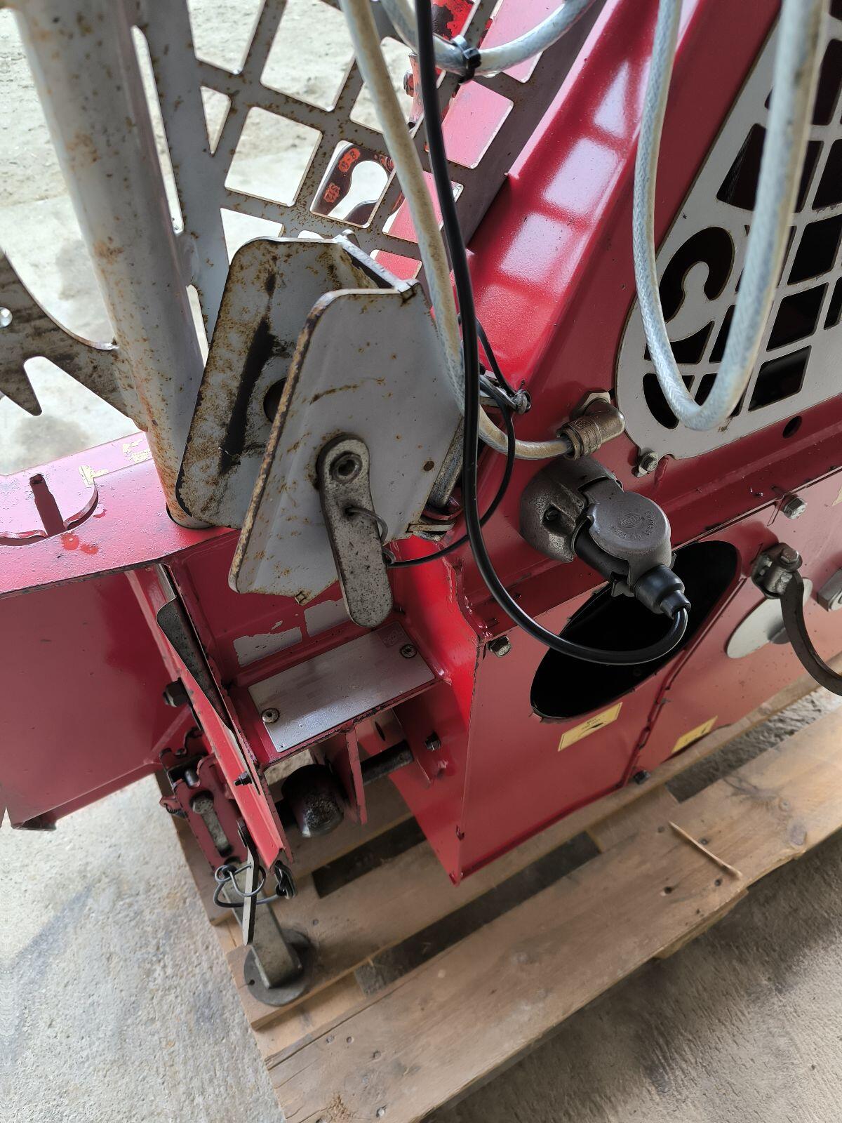 Seilwinde Tajfun Forstseilwinde EGV 55 AHK mit Funk 3