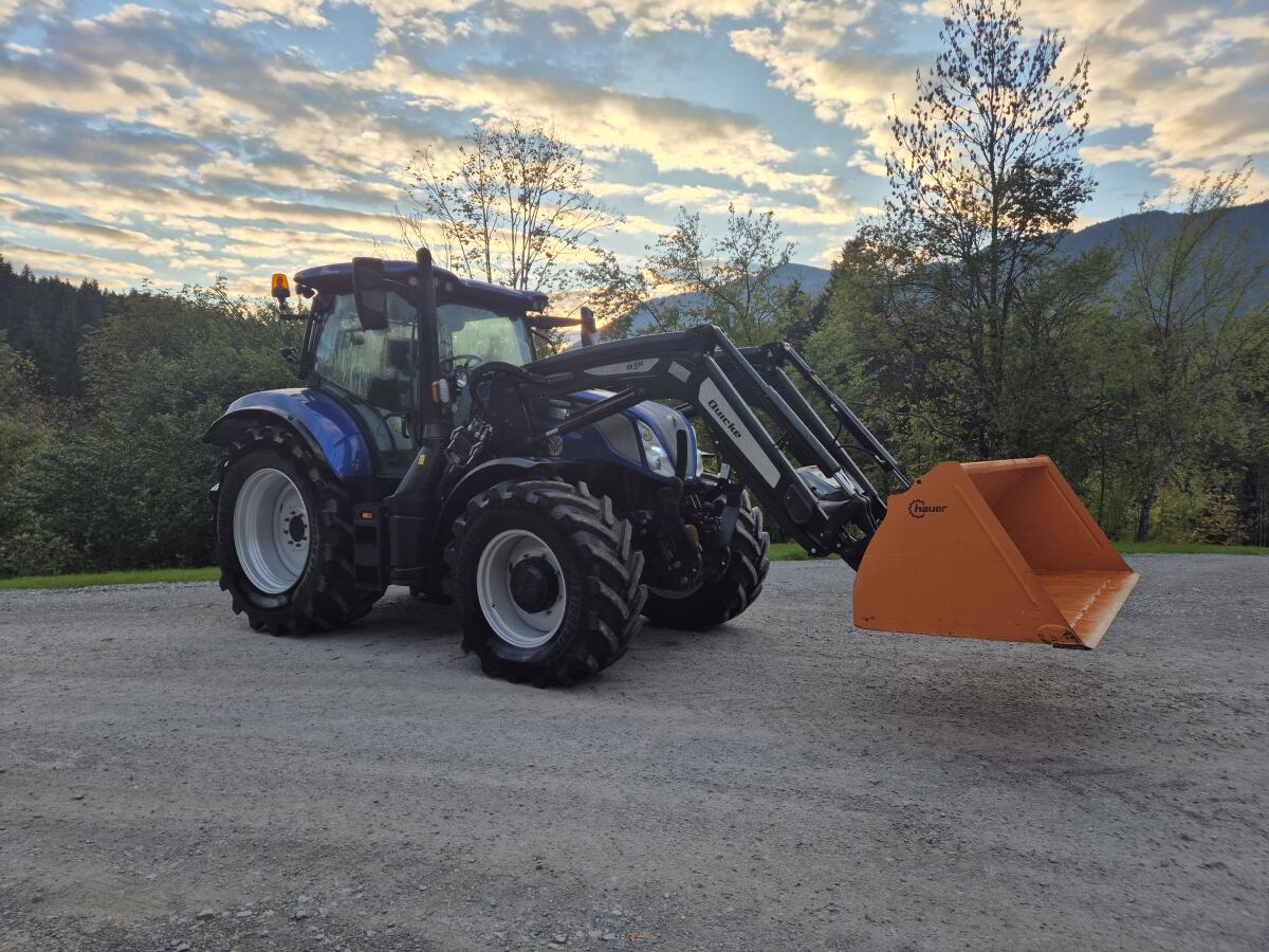 New Holland T6.180 Auto Command mit Frontlader 1