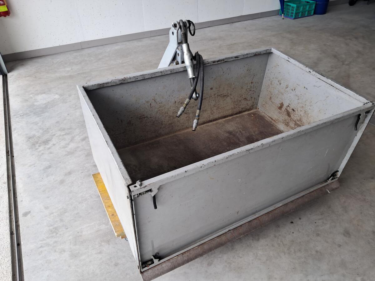 Hecklade für Kleintraktor, hydr. kippbar 3