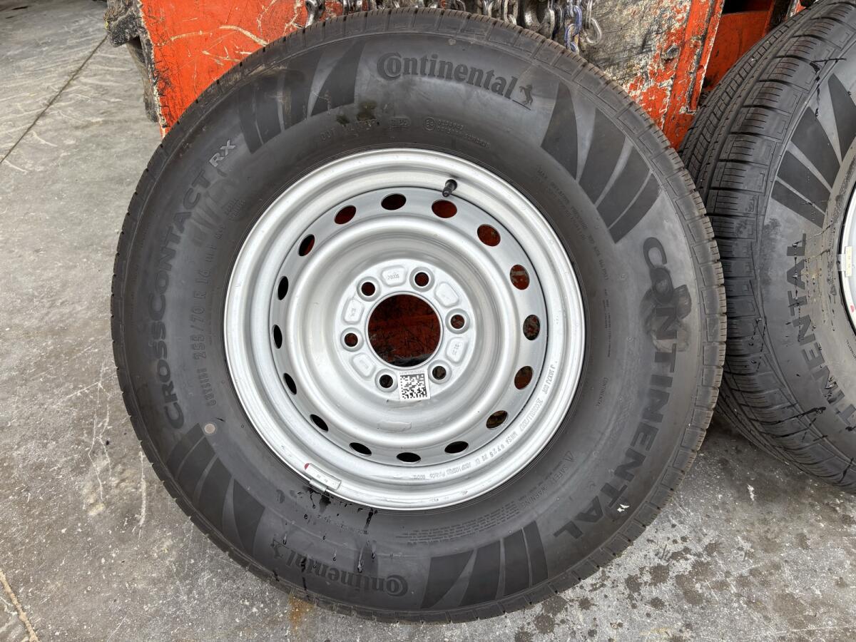 Kompletträder Continental 255/70 R16 2