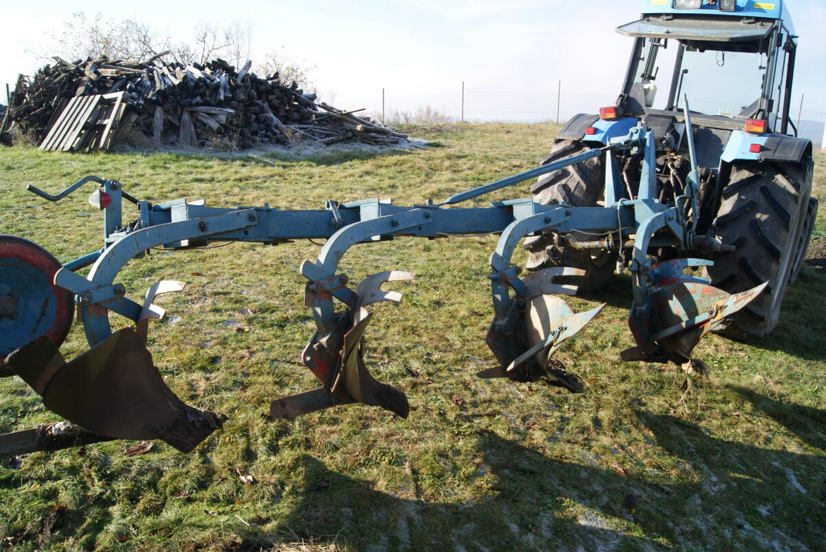 Överum Beetpflug 4 oder 3-scharig 1