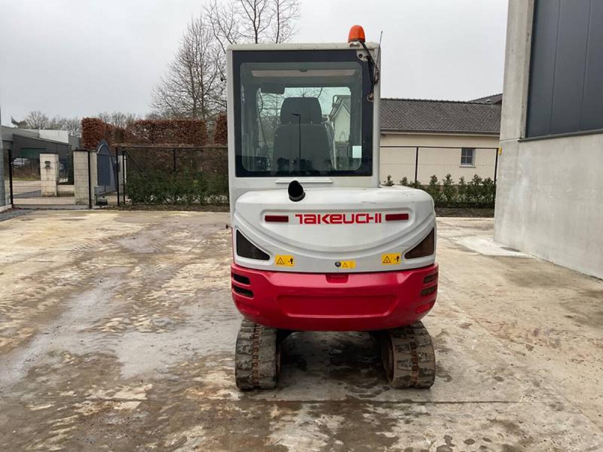 Takeuchi TB230 3