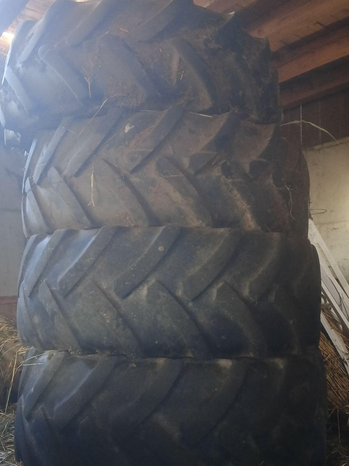 Traktor Reifen 380/70 R24 1