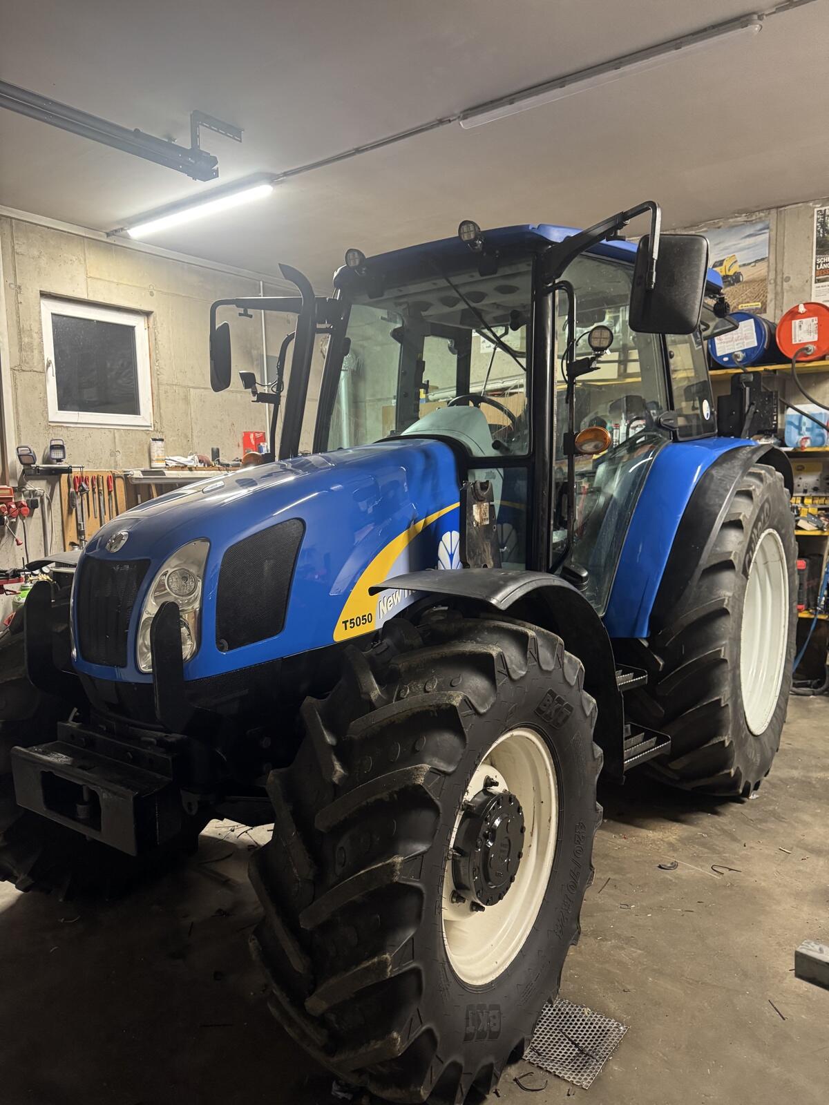 New Holland T5050 1