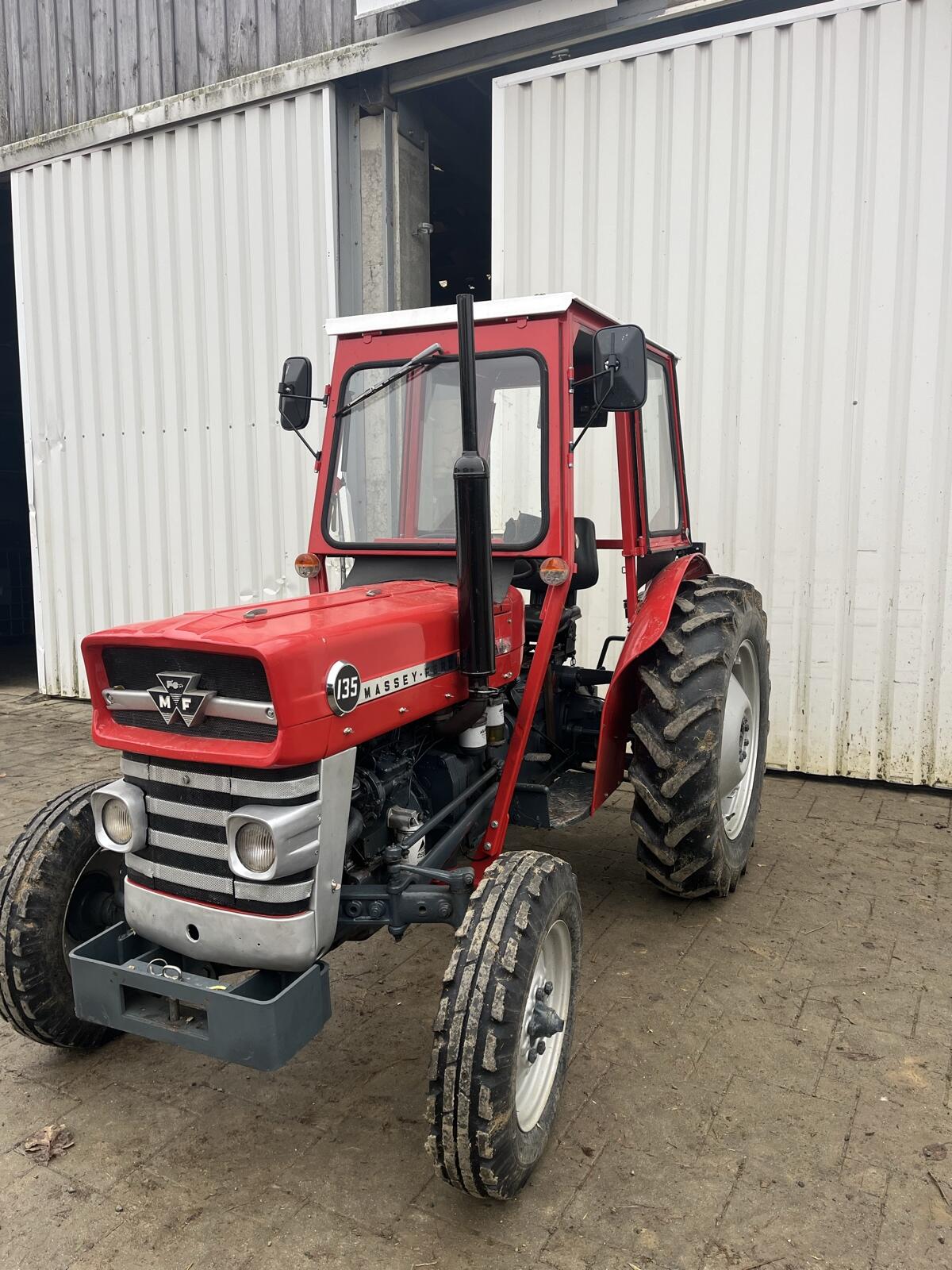 Massey Ferguson 135 2