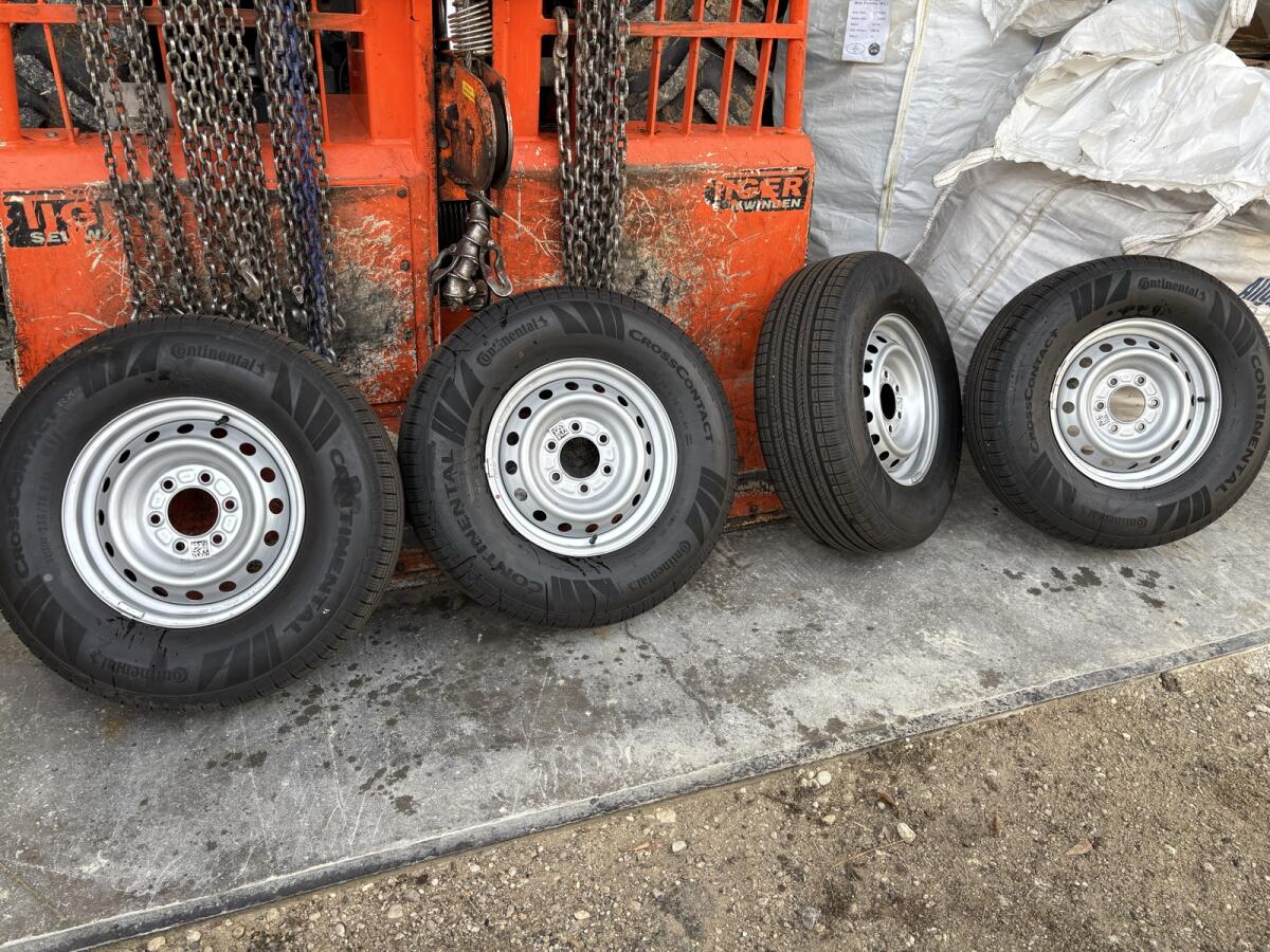 Kompletträder Continental 255/70 R16 1