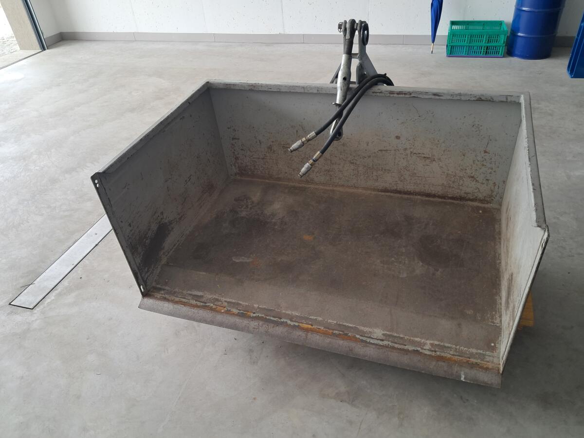 Hecklade für Kleintraktor, hydr. kippbar 2