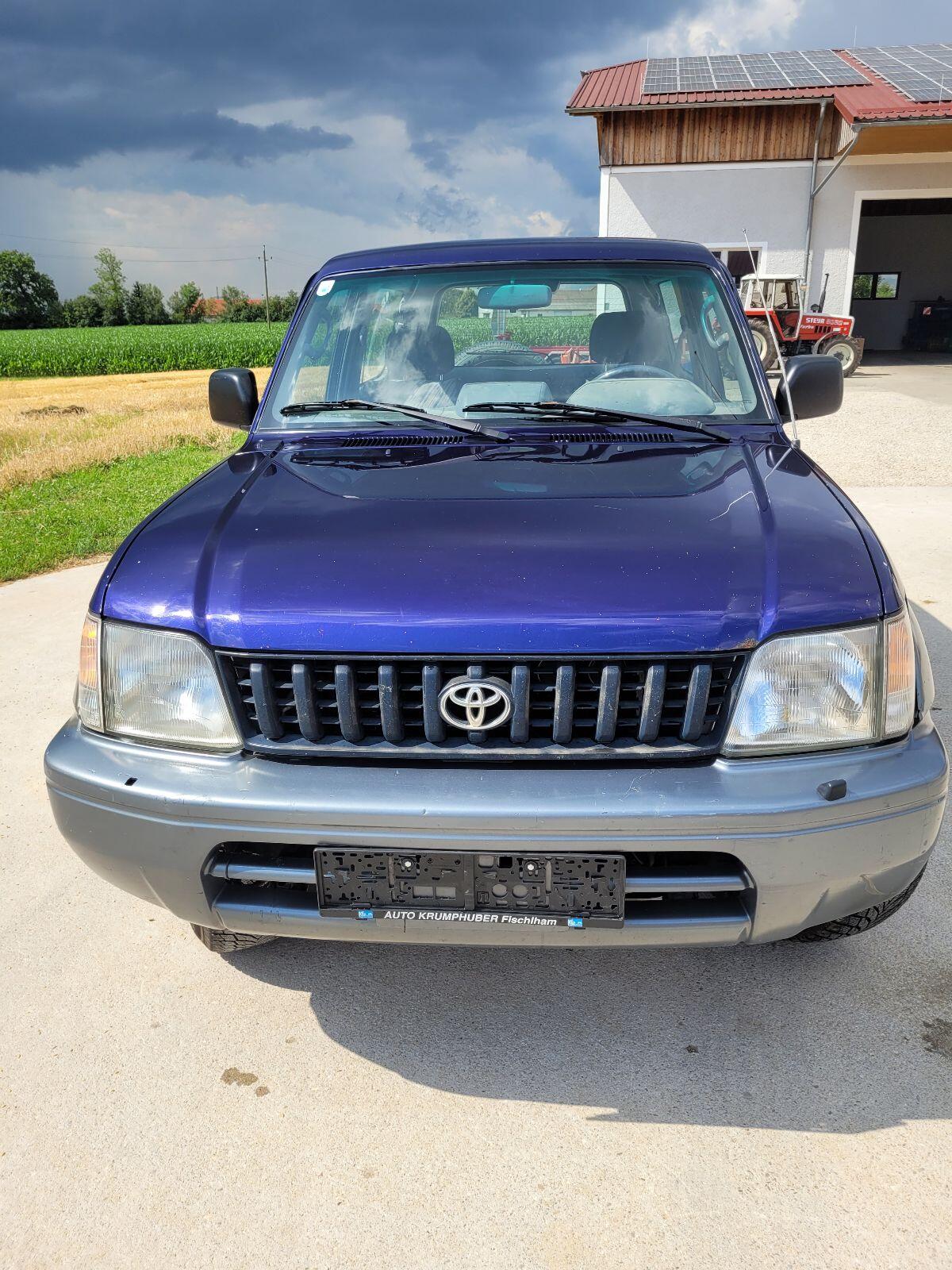 Geländewagen Toyota Land Cruiser J9 1