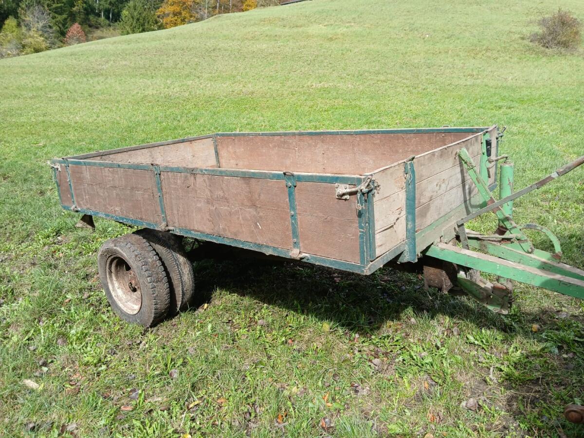 Anhänger mit Triebachse 2