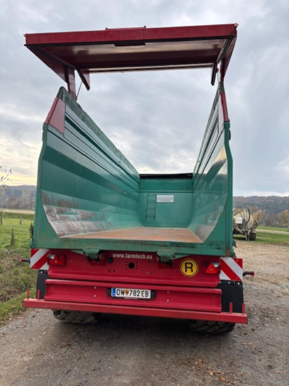 Farmtech Durus 3.000 mit Abdecksystem 3