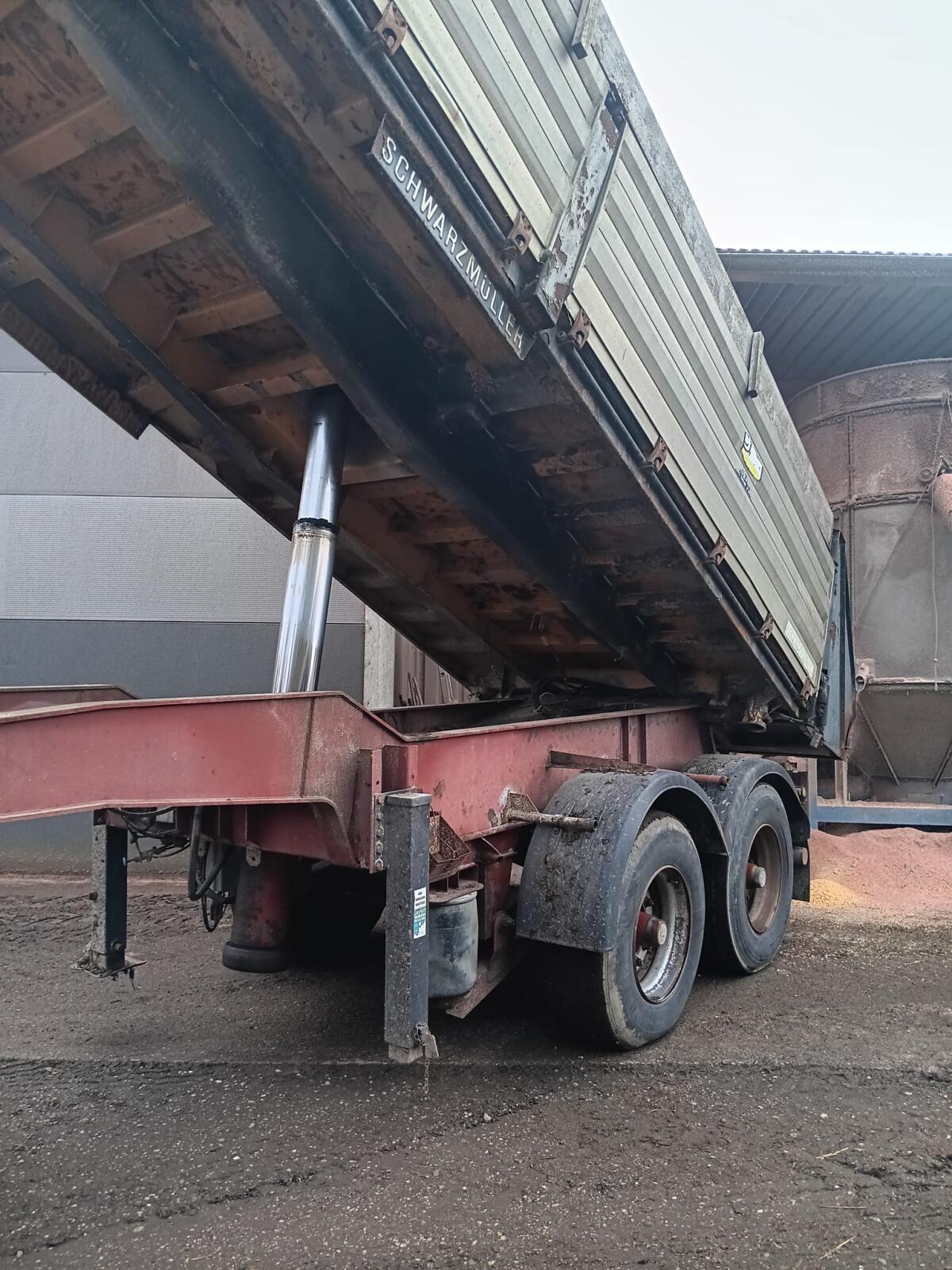 Schwarzmüller Sattelanhänger inkl. Dolly 3