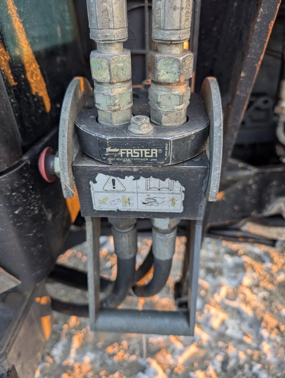 New Holland 4835 DT 3