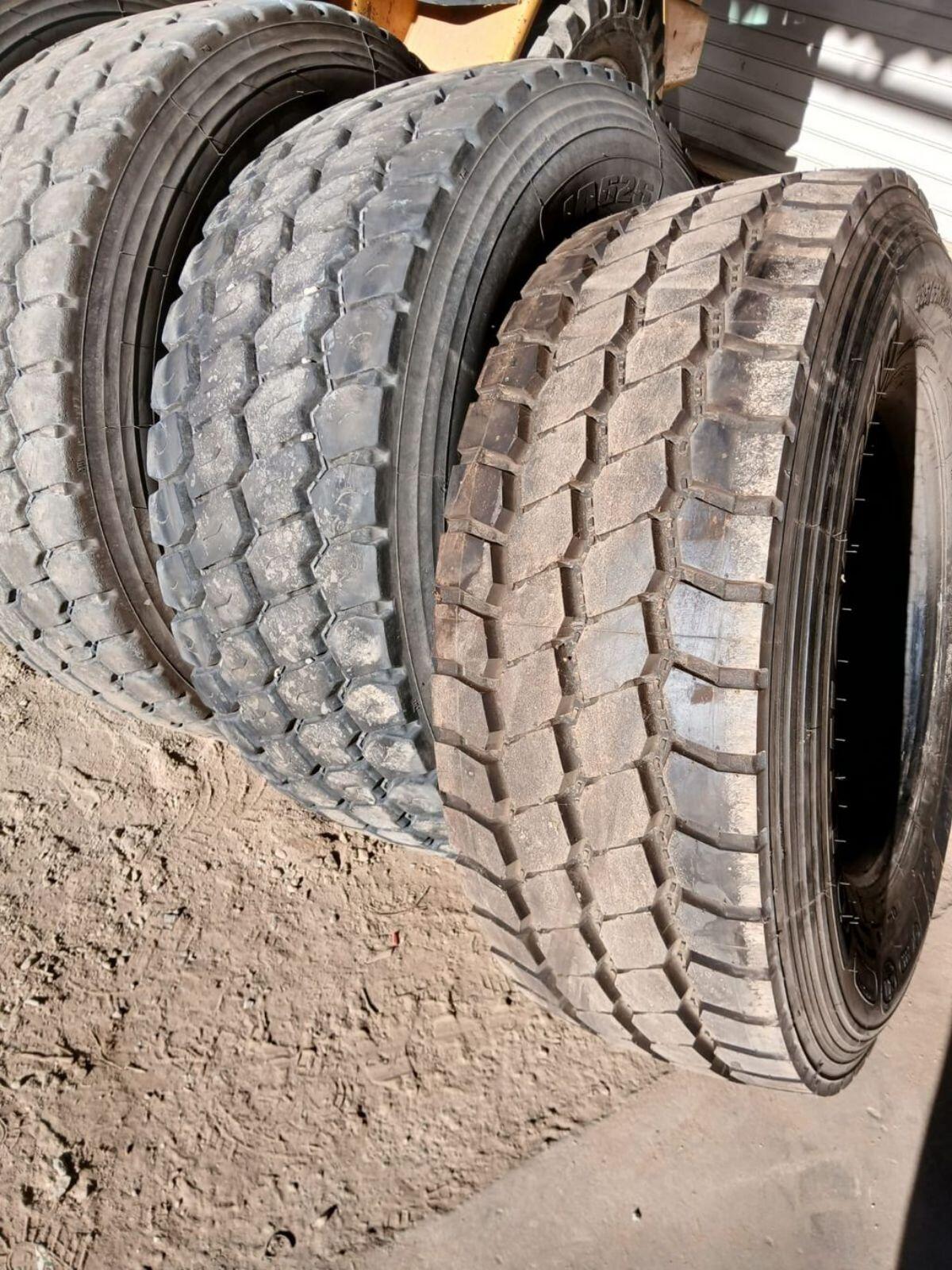 4 x 385/65R22,5 Anhängerreifen 1