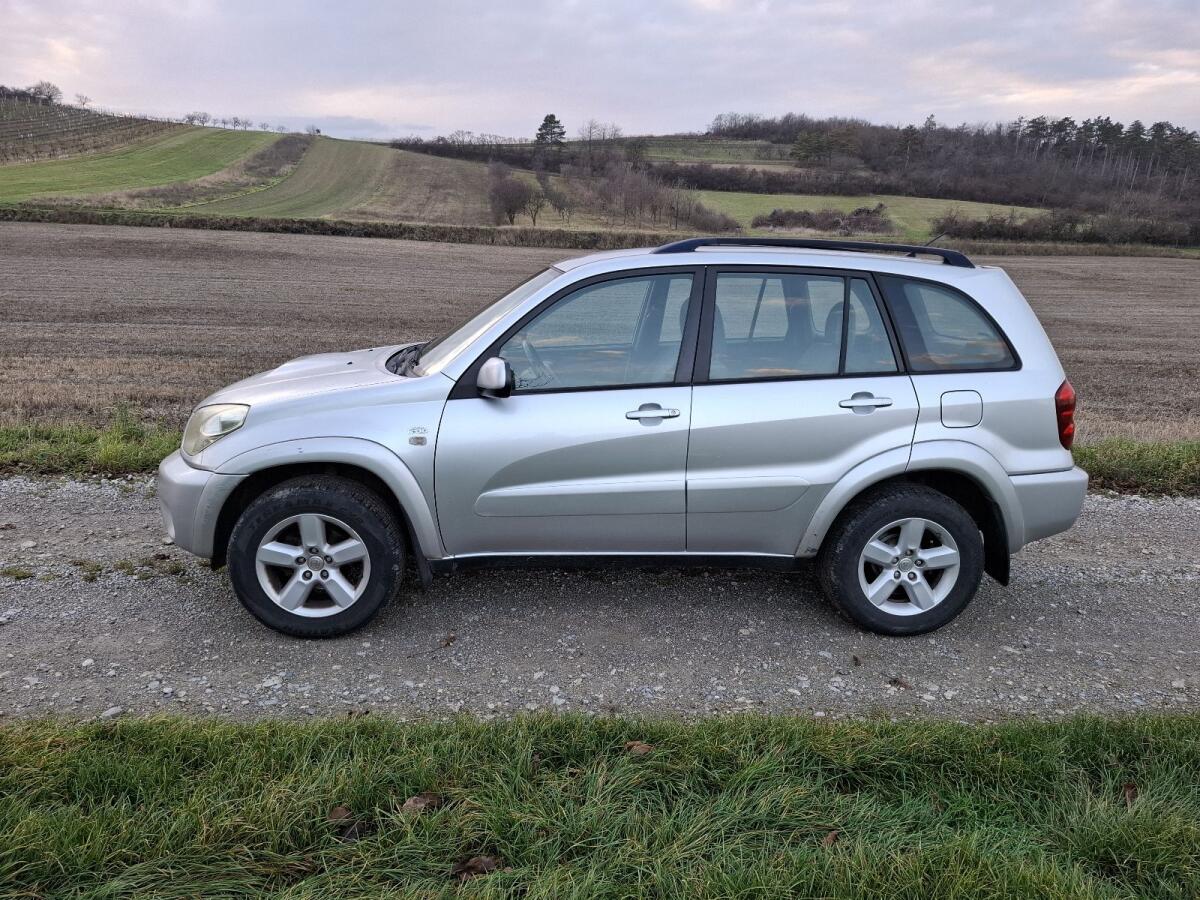 Toyota RAV4 2.0 D-4D 1