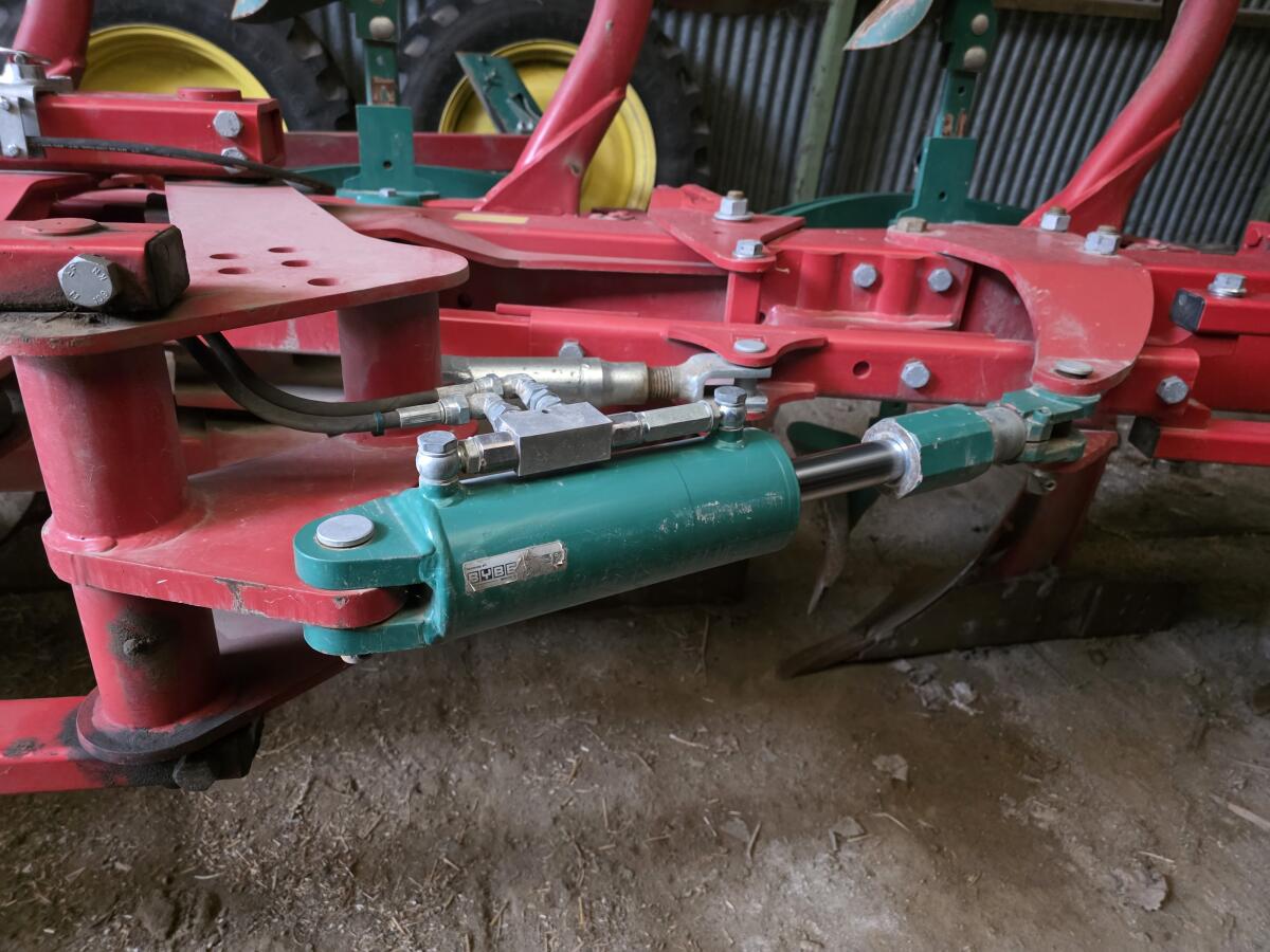 Volldrehpflug Kverneland 3400S 2